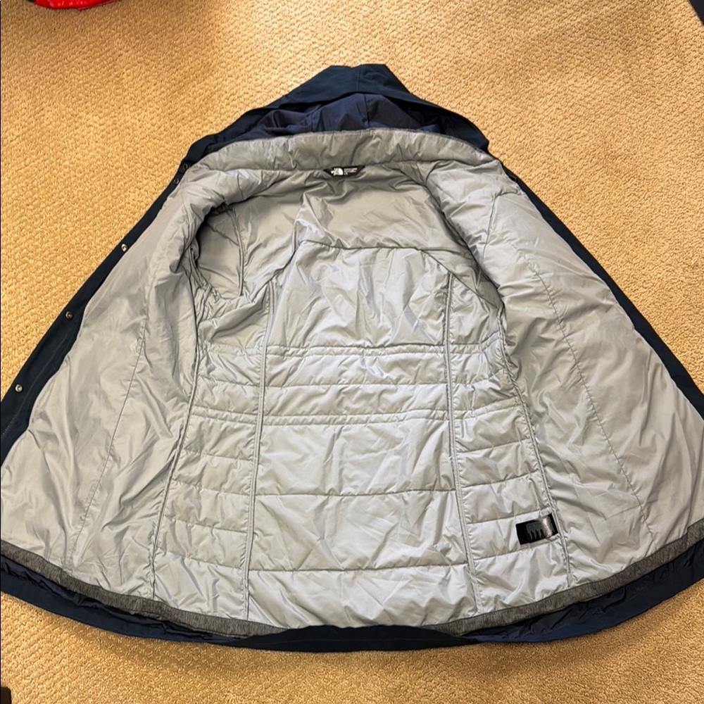 The North Face Blue Ski Jacket with Hood and Zipper - Picture 3 of 4